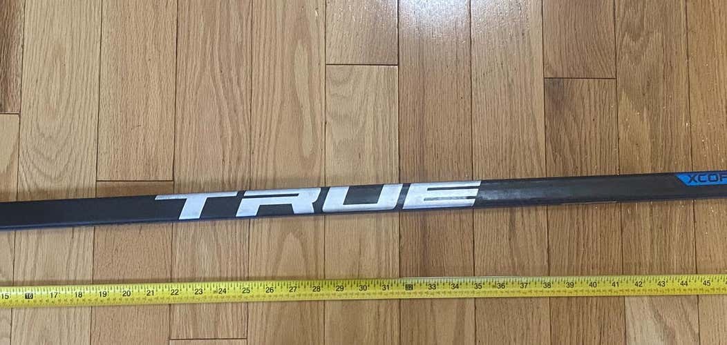 Intermediate Right Handed Xcore9 Mid Pattern  Hockey Stick