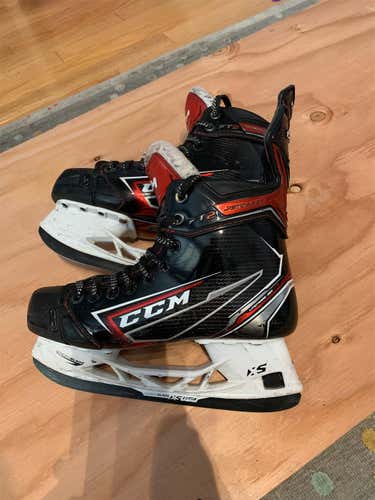 Junior CCM JetSpeed FT2 Size 5.5 Hockey Skates