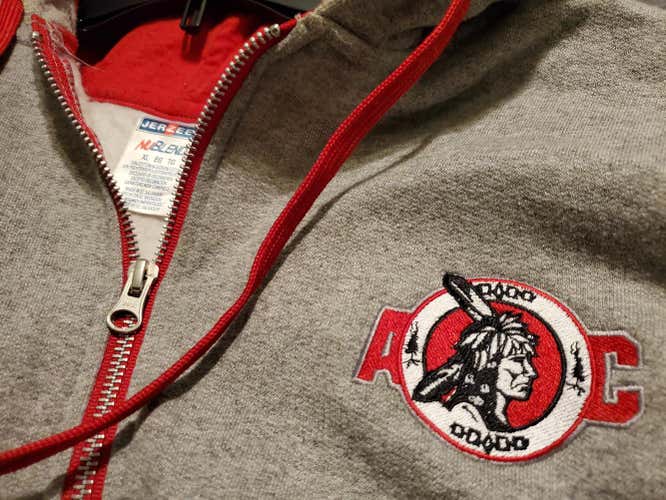 Adult XL OAC Onondaga lacrosse club sweatshirt