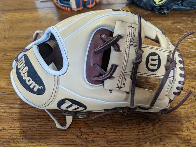 New Wilson 1786 A2000 Baseball Glove 11.5"