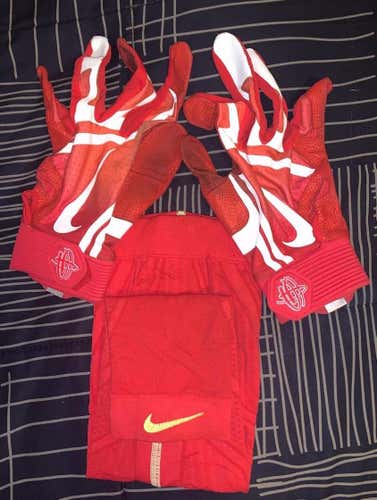 Nike Huarache Elite Batting Gloves w/ Nike Pro Sleeve