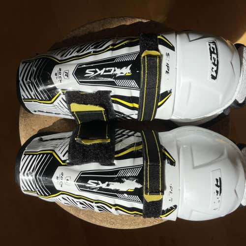 Youth CCM Super Tacks Shin Pads
