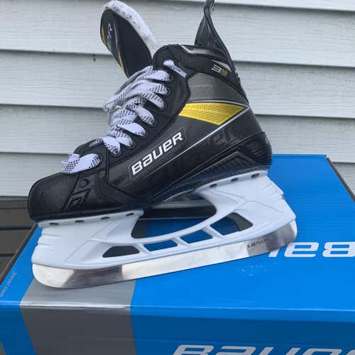 Senior Bauer Supreme 3S Pro   Size 6.5 Hockey Skates