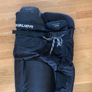 Black Junior Large Bauer Nexus N8000  Hockey Pants