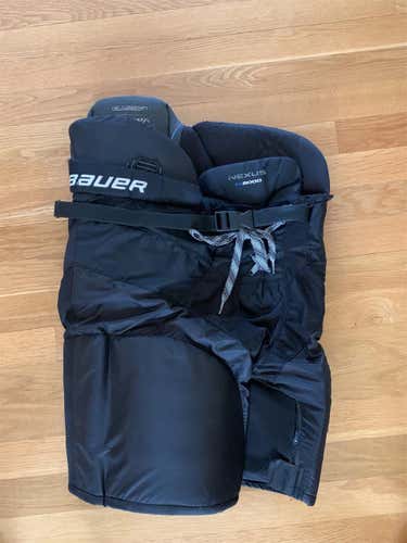 Black Junior Large Bauer Nexus N8000  Hockey Pants