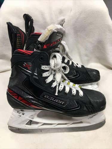 Junior Size 4EE Bauer Vapor 2X Ice Hockey Skates. MSRP $399.99