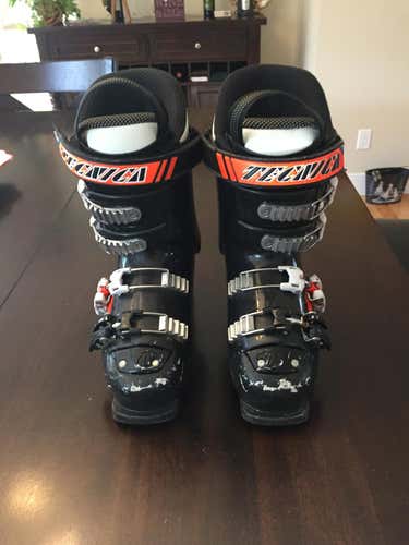 Used Tecnica R pro 60 Ski Boots