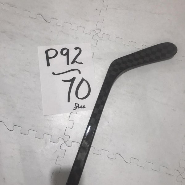 Senior Right Handed Nexus 2N Pro Mid Pattern Hockey Stick