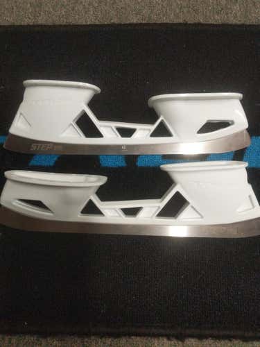 New Senior True Hockey Goalie Skates Regular Width Pro Stock Size 7