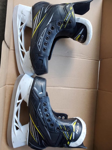 Used Youth CCM Tacks 2092 Hockey Skates Size 2