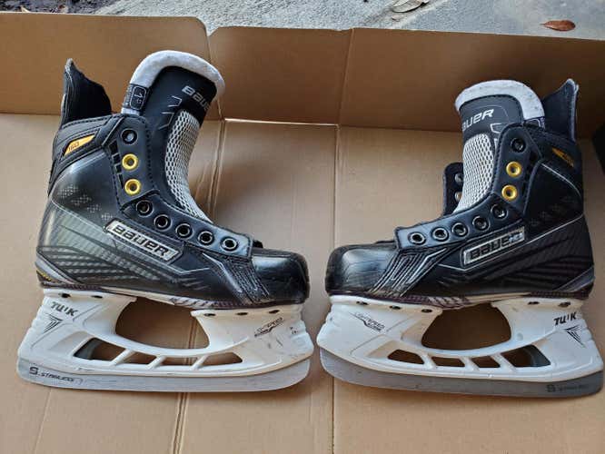 Used Youth Bauer Supreme 160 Hockey Skates Size 2