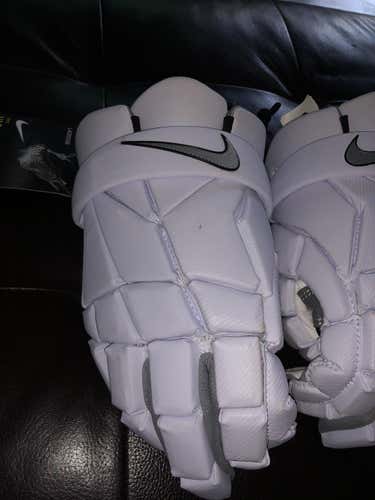 White New Player's Nike Vapor 13" Lacrosse Gloves large lax white