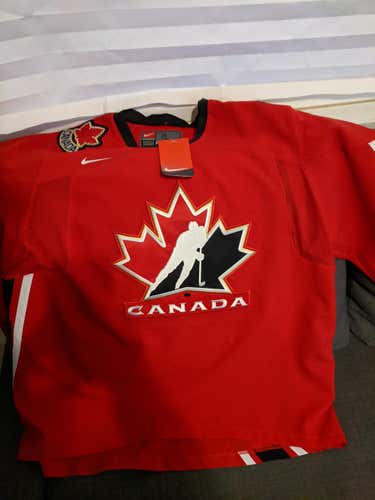 Men's New Adult XL Nike Team Canada Jersey