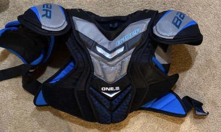 Senior Large Bauer Supreme One.8  Shoulder Pads