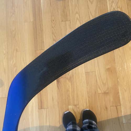 Intermediate Right Handed Synergy 80 Toe Pattern  Hockey Stick