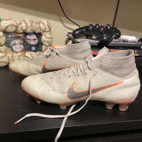 White Unisex Size 8.5, Women’s 9.5Nike Mercurial Superfly Cleats