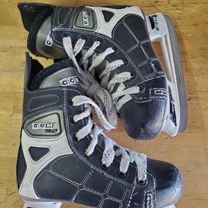Used Youth CCM 92 Hockey Skates Regular Width Size 10
