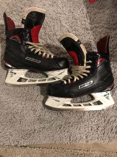 Senior Bauer Vapor X700 Extra Wide Width Size 9 Hockey Skates