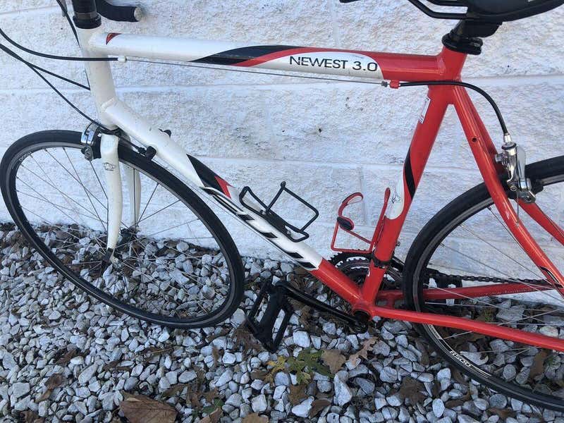 Fuji Newest 3.0 Racing Road Bike XL 24 Speed | SidelineSwap | Buy