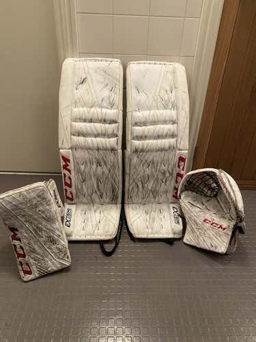 White Used Senior 34" CCM Regular Extreme Flex 4 Goalie Full Set