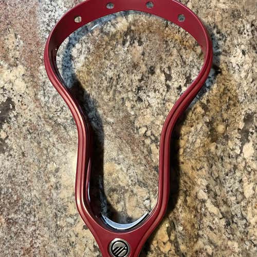 Red New Attack & Midfield Unstrung Metrik Head