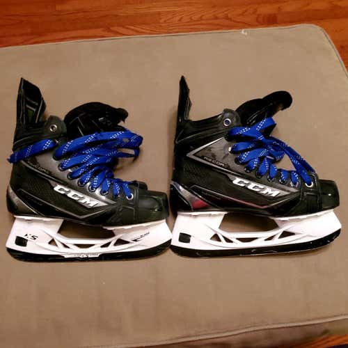 CCM Ribcor 80K Hockey Skates Size 4