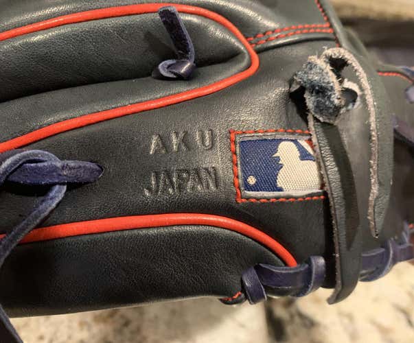 Kid Pitch (9YO-13YO) Used Wilson Right Hand Throw Infield A2K Baseball Glove 11.5"