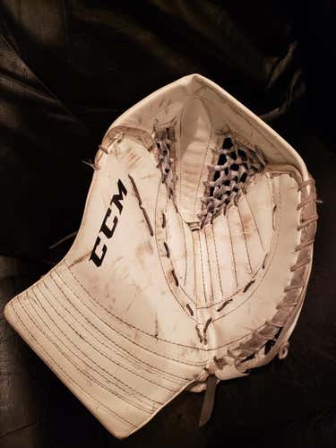 White Intermediate Used CCM Regular Extreme Flex Pro