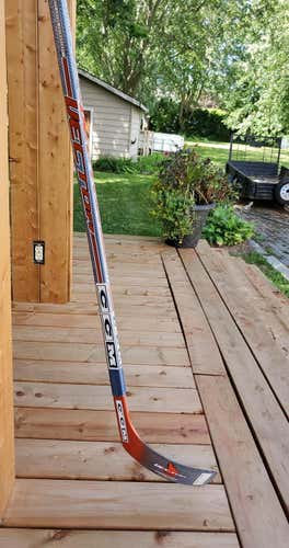 CCM Right Handed Vector VS-120 (C) Shaft and blade combo Hockey Stick