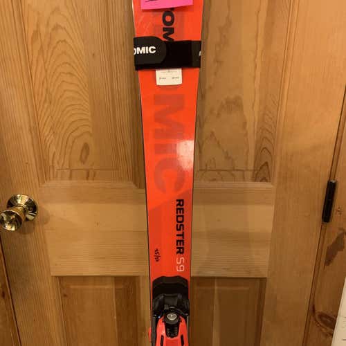 157cm Atomic Slalom Ski