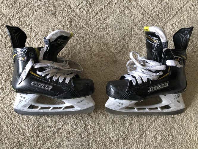 Senior Bauer Supreme 2S Hockey Skates EE (Extra Wide) Size 6.0