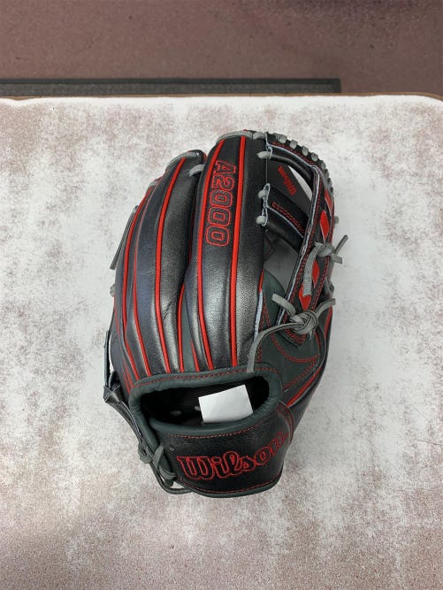 New Wilson A2000 1716 11.5” November 2020 Glove of the Month