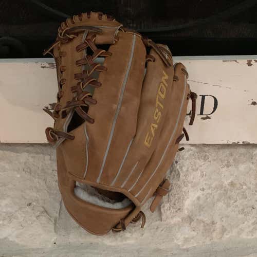 Brown High School/College Pitcher's Small batch 11.5" Baseball Glove Model C24