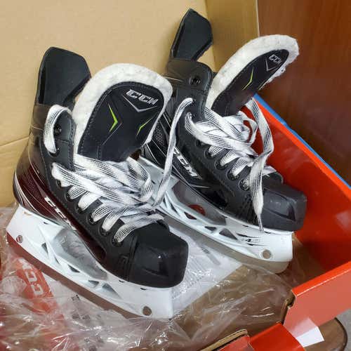 Used Junior CCM Ribcor 74k Hockey Skates Size 1.5
