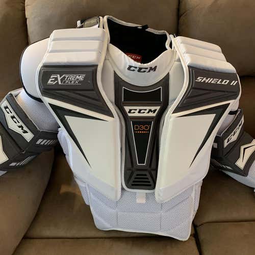 Senior Large CCM Extreme Flex Shield 2 Pro Stock Goalie Chest Protector