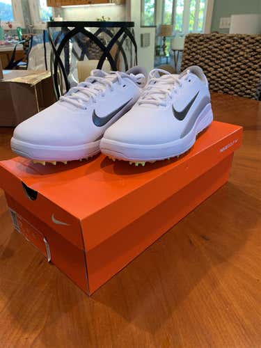 Men’s White Nike Vapor Golf Shoes Size 12