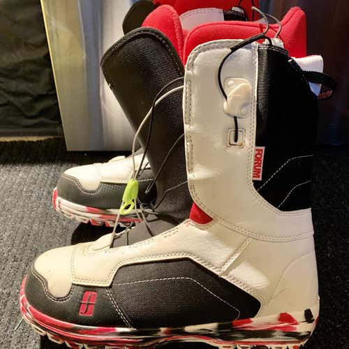Men's Size 12 (Women's 13) Forum The Antenna Medium Flex Snowboard Boots