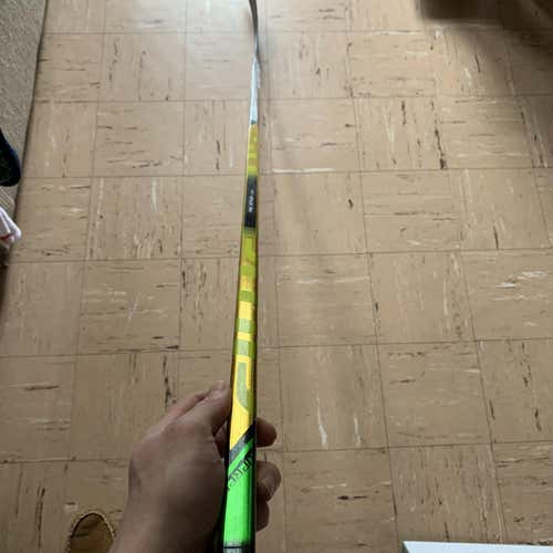 Brand New Bauer Supreme Ultra Sonic Mid Pattern RH Senior Hockey Stick