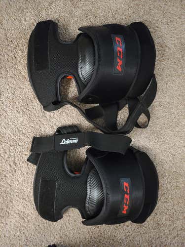Barely Used Sr. CCM Knee Guards ($100 OBO)