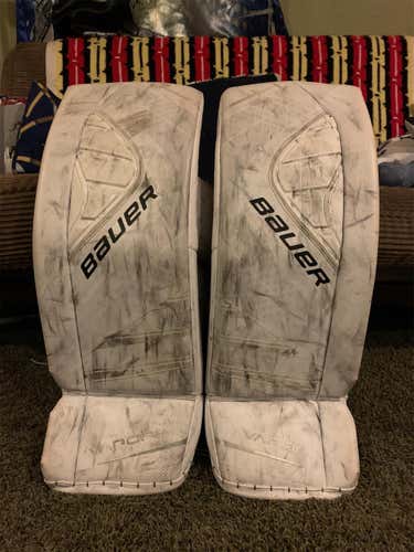 White Senior Small 33” Bauer Vapor X900 Goalie Leg Pads