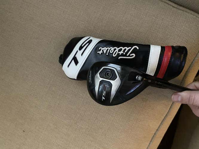 Used Men's Titleist Right Handed TS2 19 degrees Hybrid Stiff Flex 2H