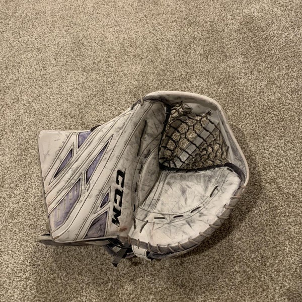 White CCM Extreme Flex 4 Pro Stock Glove