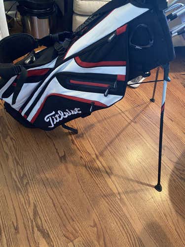 Black Used Men's Titleist Bag