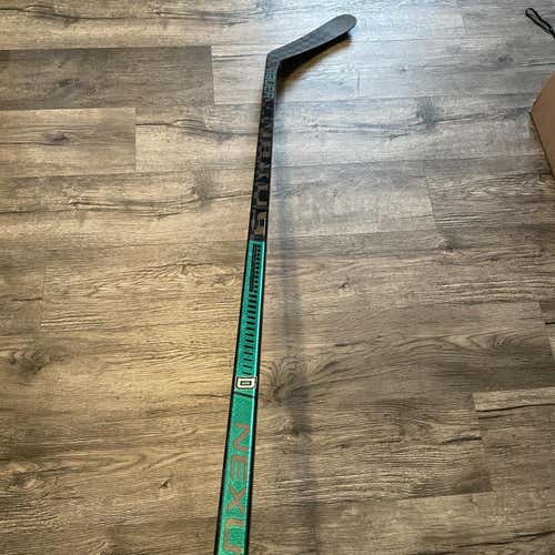 Pro Stock Bauer 2n Hockey Stick