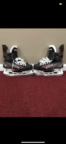 Senior CCM JetSpeed FT2 Extra Wide Width Pro Stock Size 9 Hockey Skates