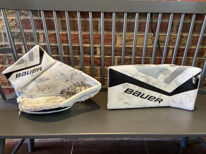 White Used Senior Bauer Regular Supreme One.5