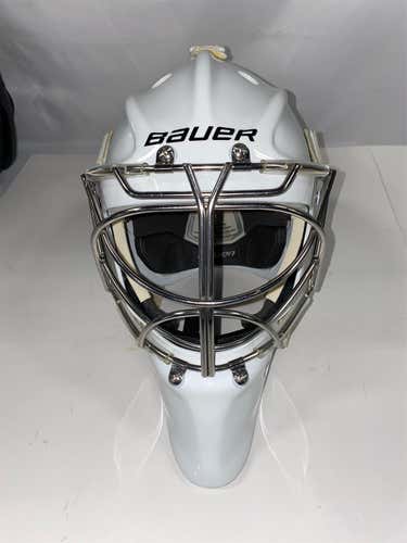 White Senior Bauer 960  Goalie Mask