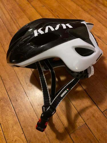 Kask Mojito X Adjustable Bike Helmet (Black/White) - Used for Less than 1 Month