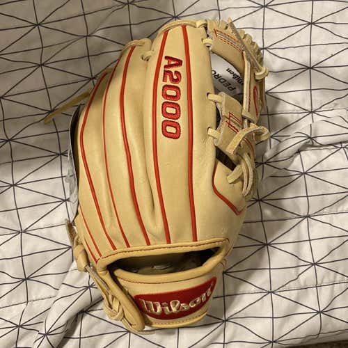 High School/College Right Hand Throw A2000 11.5" Baseball Glove