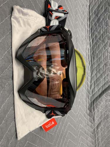 Black Bolle  Snowboard Goggles